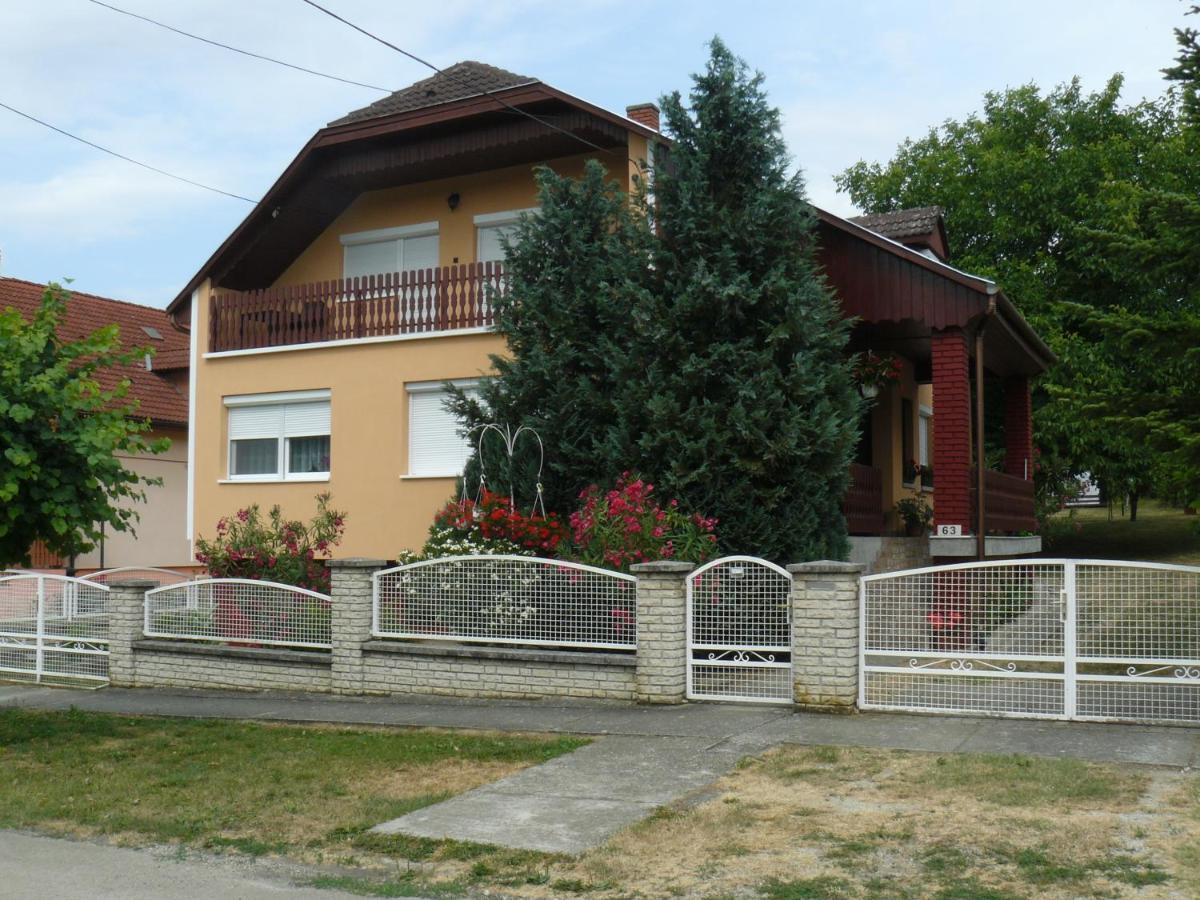 Zsuzsi Apartman Залакарош Экстерьер фото