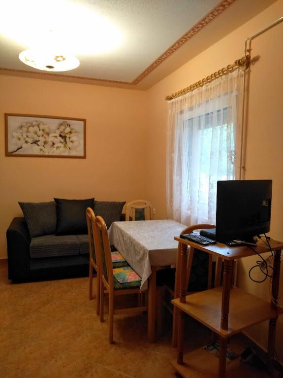Zsuzsi Apartman Залакарош Экстерьер фото